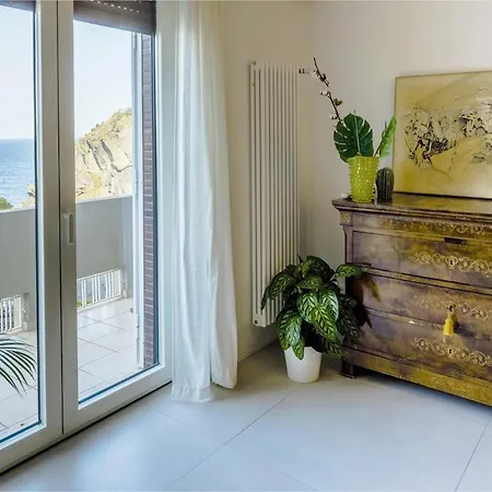 Seafront Balcony Aci Castello, Private Parking *