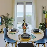 Seafront Balcony Aci Castello, Private Parking * Aci Castello