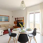 Seafront Balcony Aci Castello, Private Parking Appartamento Aci Castello
