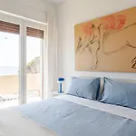 Seafront Balcony Aci Castello, Private Parking Appartamento