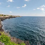 Seafront Balcony Aci Castello, Private Parking Appartamento *