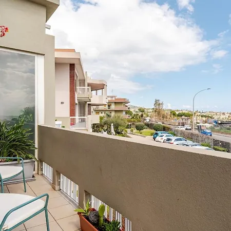 Seafront Balcony Aci Castello, Private Parking Appartamento *