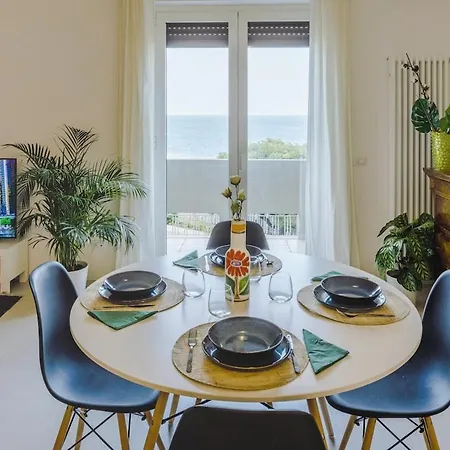 Seafront Balcony Aci Castello, Private Parking * Aci Castello