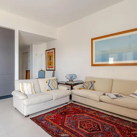 Apartament Seafront Balcony Aci Castello, Private Parking *