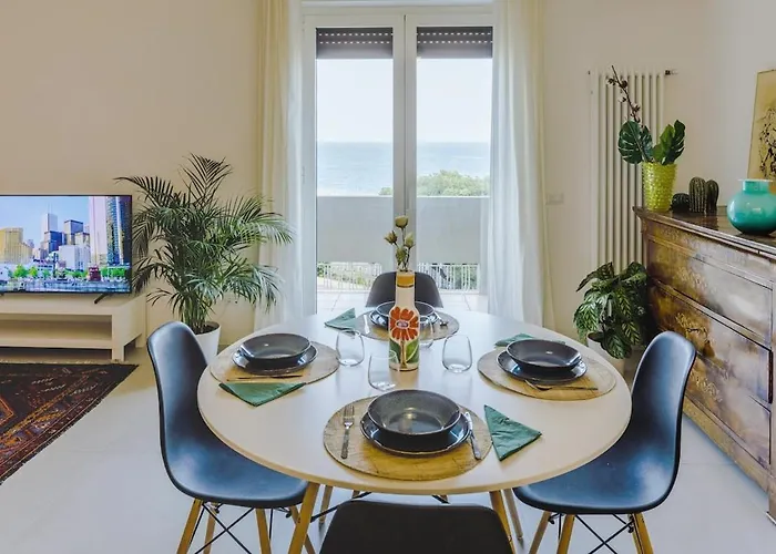 Seafront Balcony Aci Castello, Private Parking * 阿齐·卡斯特罗