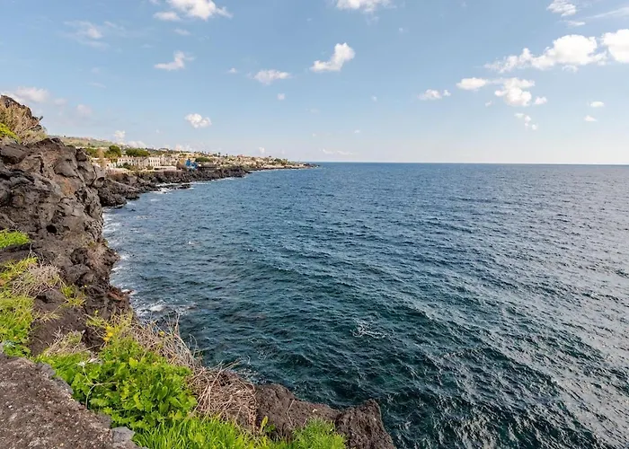 Seafront Balcony Aci Castello, Private Parking 公寓 *