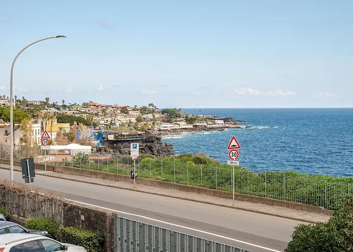 公寓 Seafront Balcony Aci Castello, Private Parking *